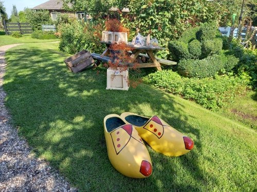 Natuurmuseum_en_Klompenwinkel_De_Wielewaal_b