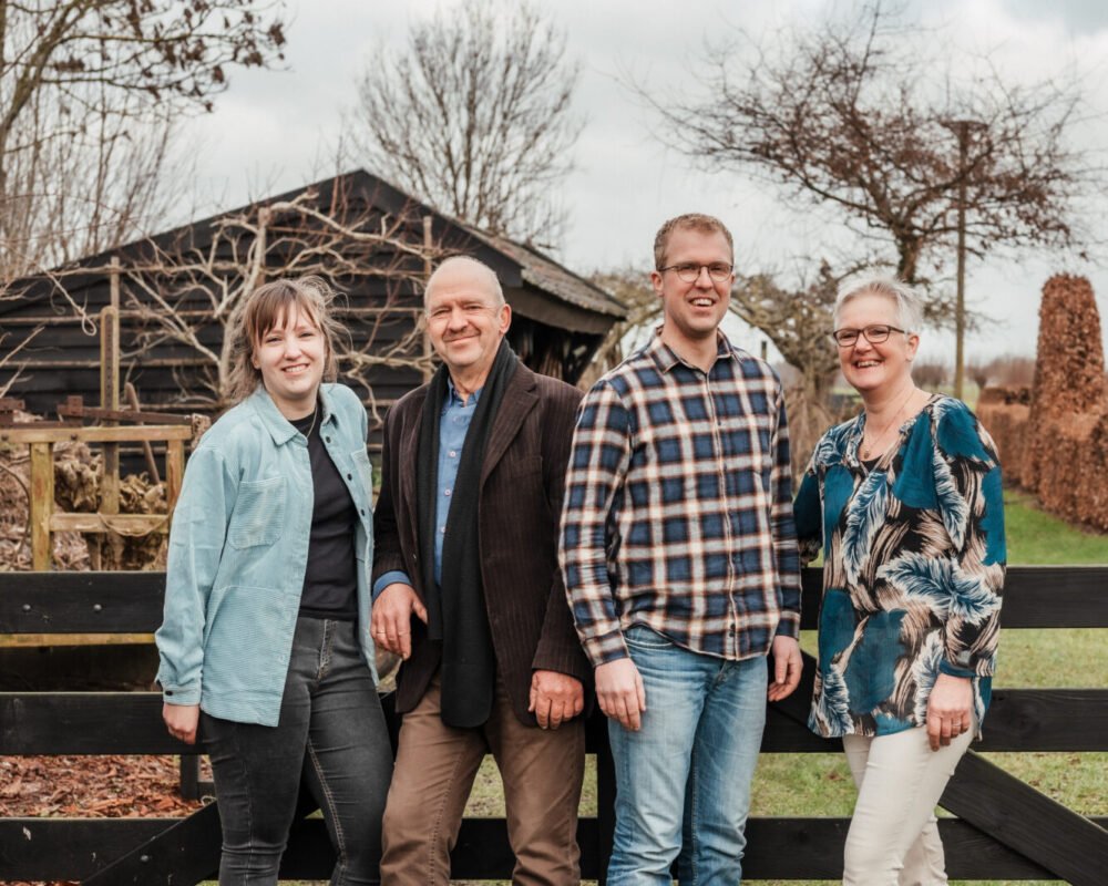 Natuurmuseum_en_Klompenwinkel_De_Wielewaal_h